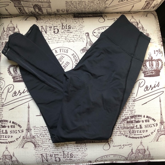 ‼️SOLD‼️Lululemon Train Times 7/8 - Picture 2 of 6